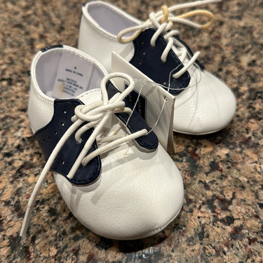 Brand new Janie and Jack crib shoes
